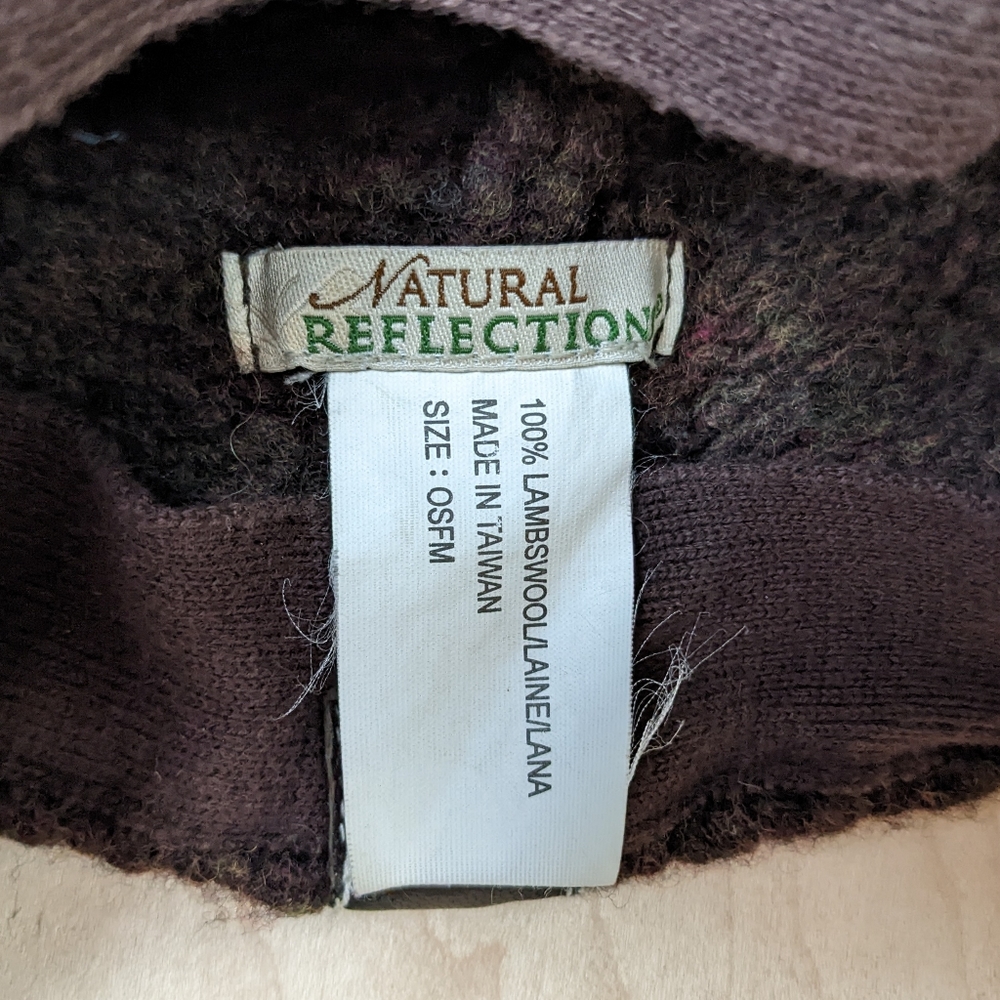 Lambswool Knit Hat - Picture 5 of 7